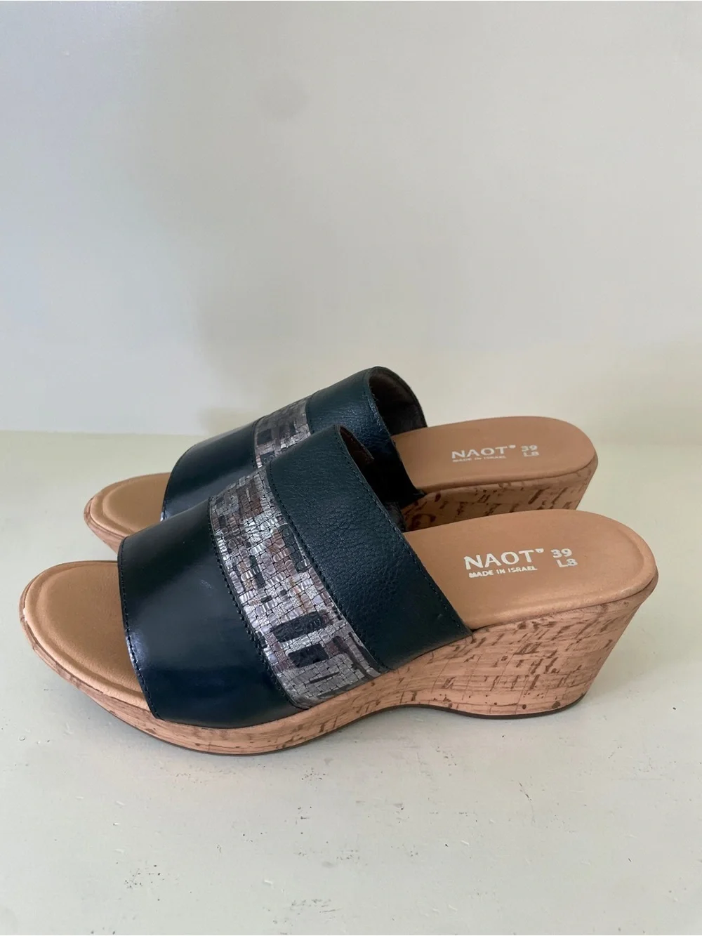 Naot Tiki Women's Wedge Shoe Black Mix Metal Onyx 39 Size 8 New in Box Cork